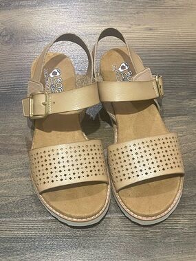Skechers BOBS Desert Kiss Sunny Flair Natural Perforated Wedge Sandals Size 7